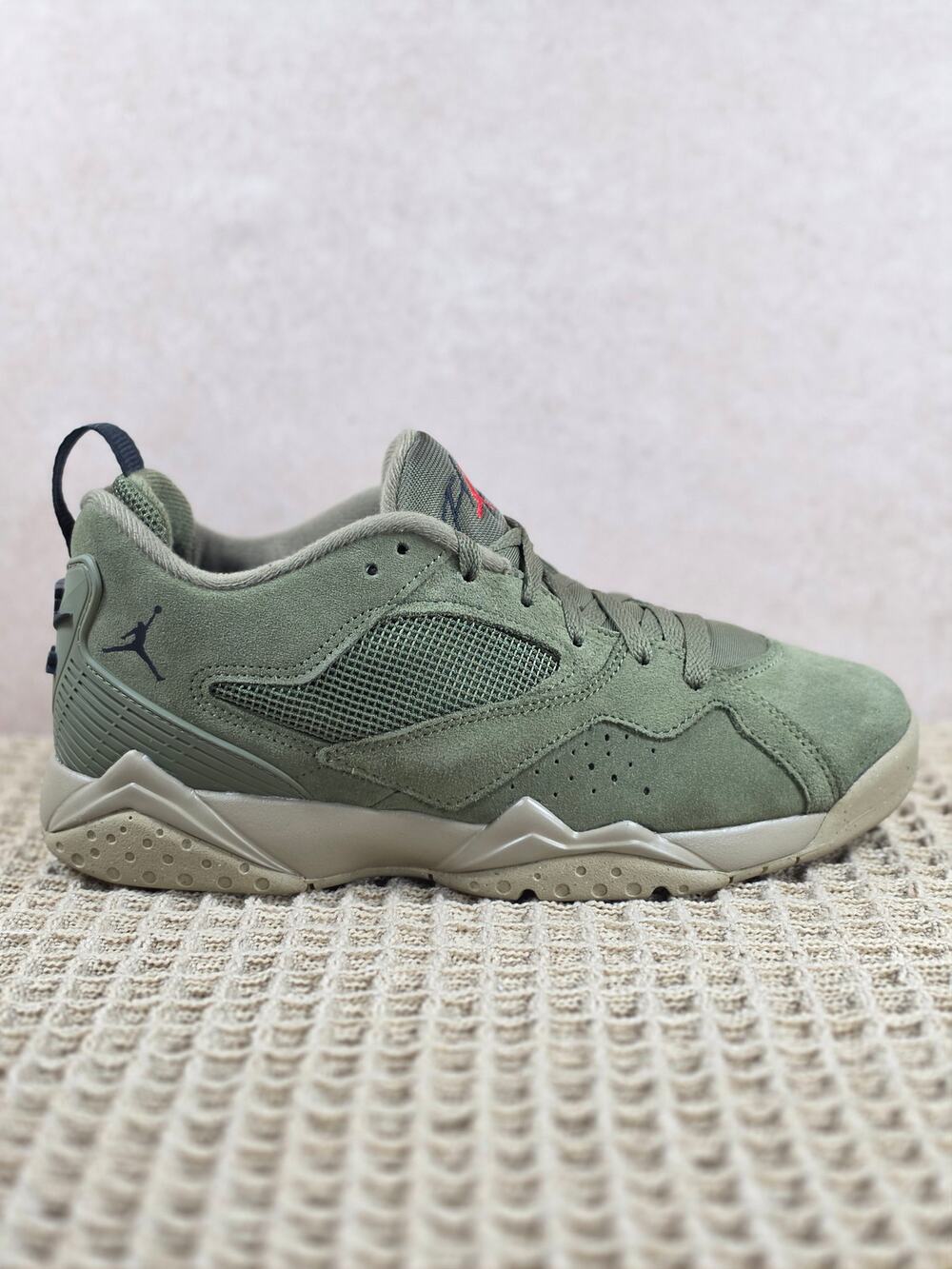 Jordan Stadium 90 Men’s 8.5 Olive Brown Sail – New Without Box